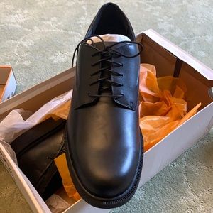 NIB Dunham by New Balance black leather lace up shoes. Size 14B narrow width